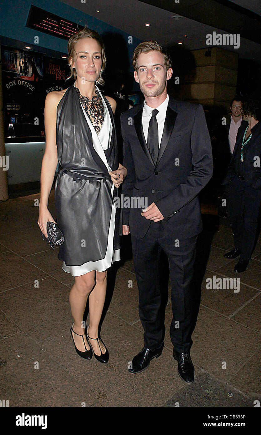 Luke Treadaway et Ruta Gedmintas UK premiere de "attaque le billot, Vue West End - Départ Londres, Angleterre - 04.05.11 Banque D'Images