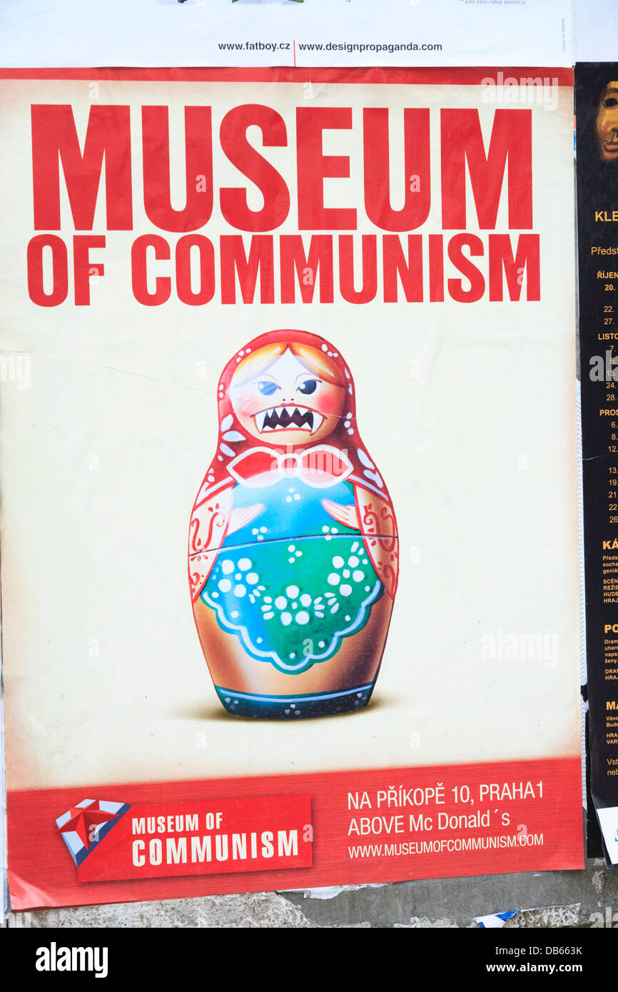 Affiche annonçant le musée du communisme à Prague Banque D'Images