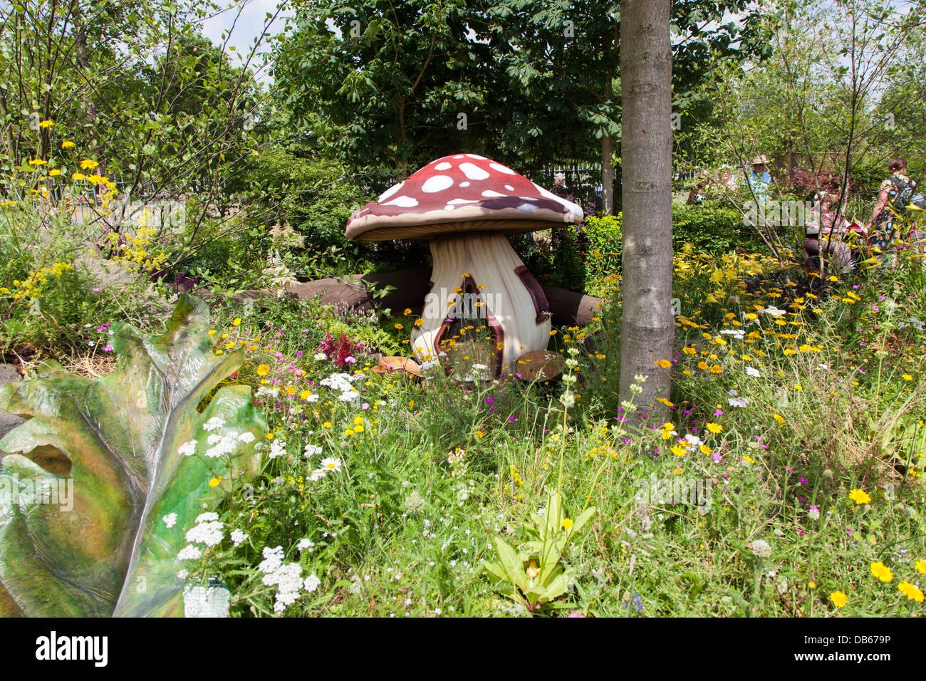 The One Show Garden par Vicky Stothard au Hampton Court Flower Show 2013 Banque D'Images