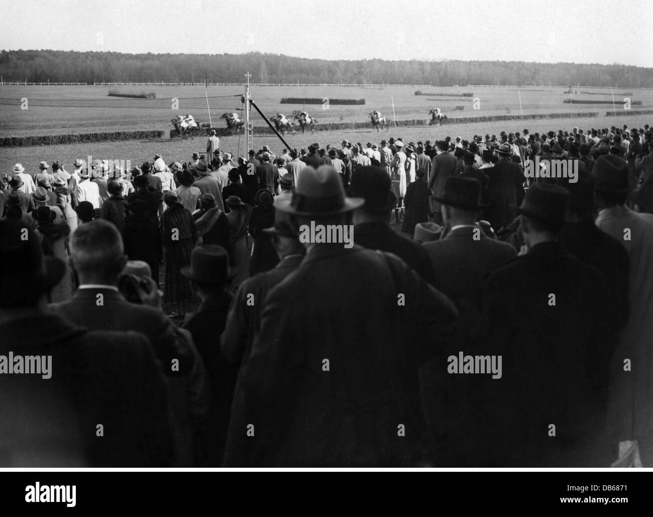 Sport, sport équestre, course hippique, Hoppegarten, Berlin, Hannenalt finissant avant Makrame, vers 1937, droits additionnels-Clearences-non disponible Banque D'Images