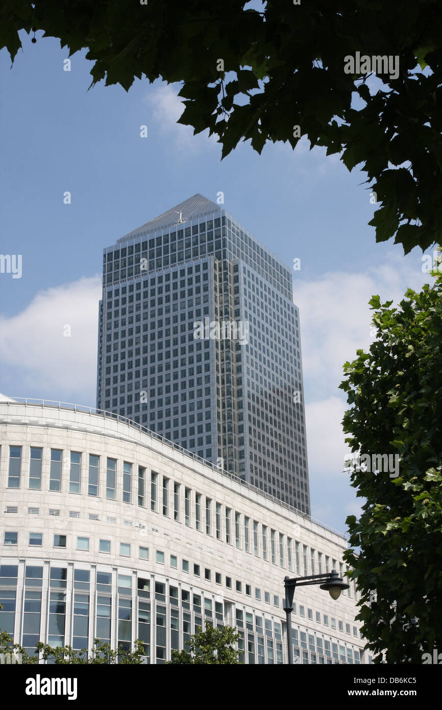 Canary Wharf Londres. de hauteur sky scraper et les bureaux des bâtiments de nombreuses institutions financières. Banque D'Images