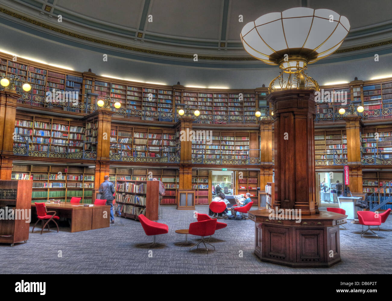 Bibliothèque centrale de Liverpool, l'intérieur de la salle de lecture Picton , Merseyside England UK Banque D'Images