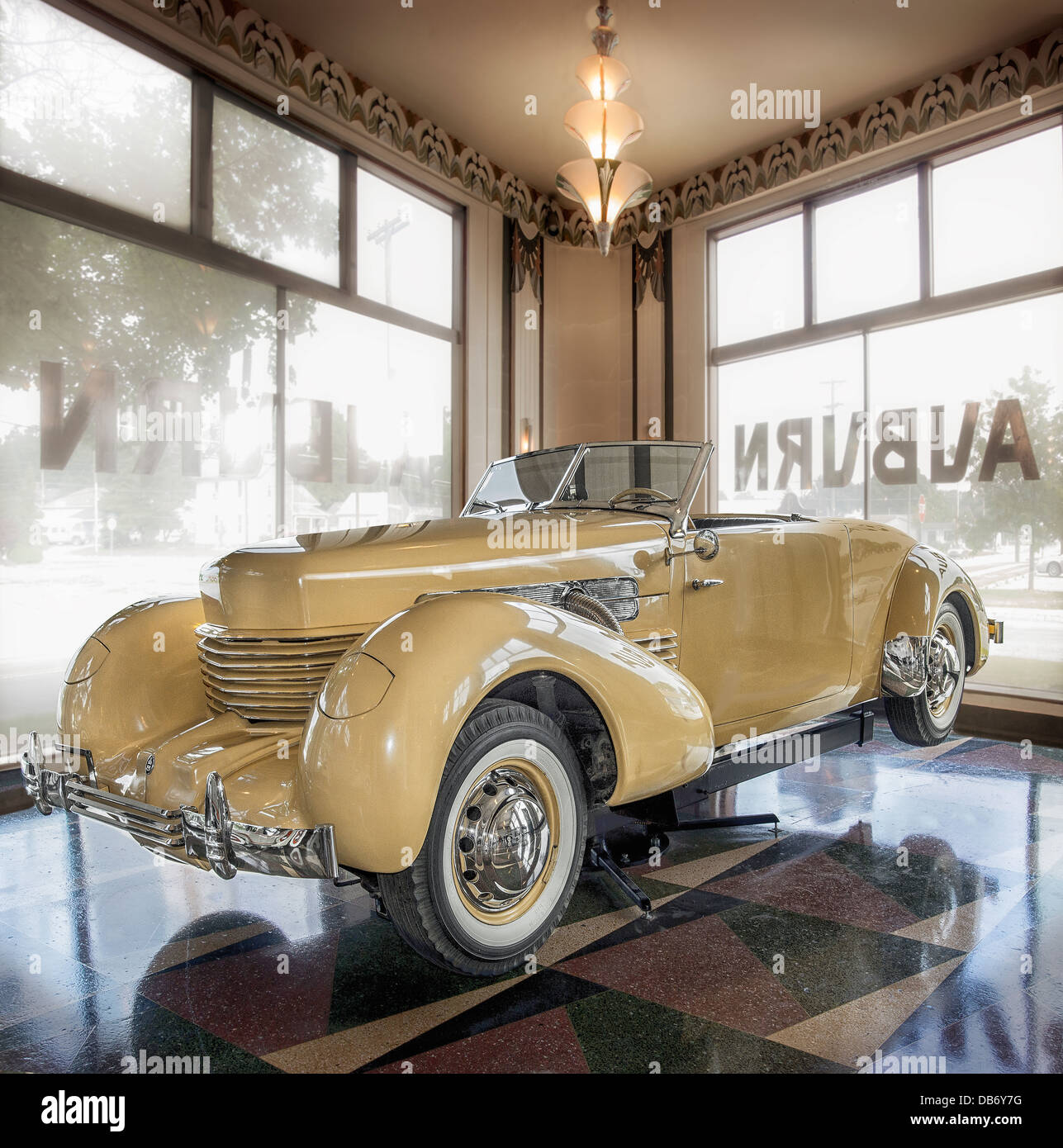 A 1937 Cord 812 Sportsman SC Banque D'Images