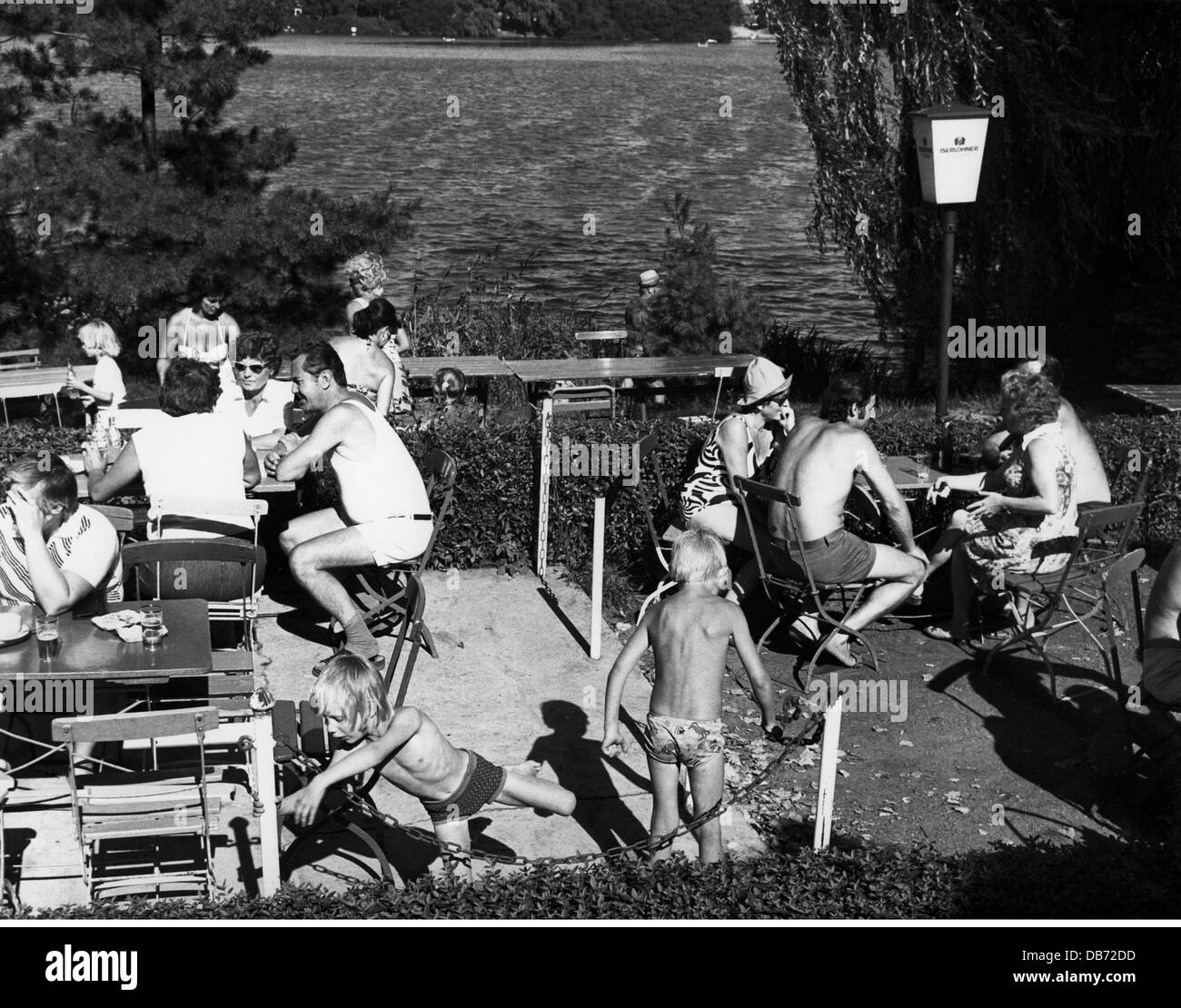 Gastronomie, café, visiteurs au café de la plage de Ternscher Voir terrain de camping, Lüdinghausen, années 1970, droits additionnels-Clearences-non disponible Banque D'Images