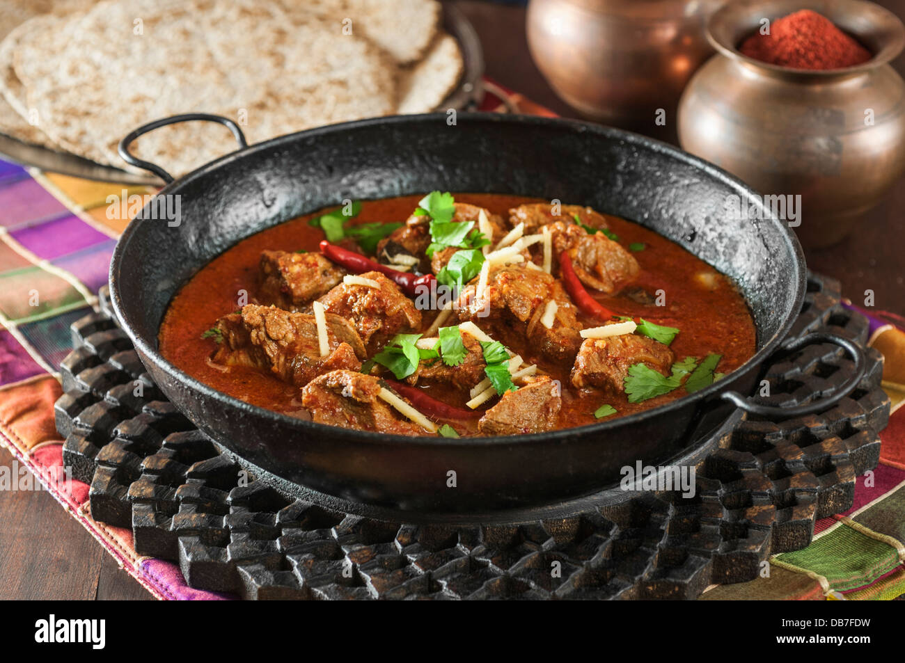 Jungli Laal Maas. Le curry d'agneau épicé Rajasthan Inde Banque D'Images