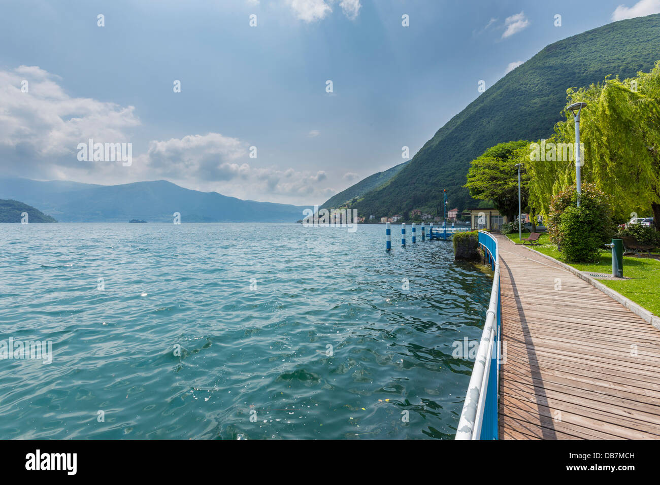 Bord de l'eau sur le lac d'Iseo Lago ou d&# 39;Iseo Banque D'Images