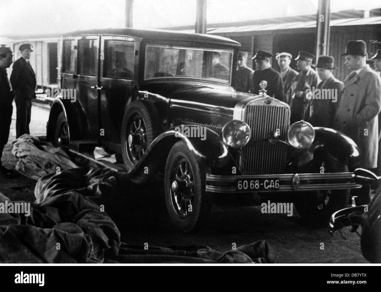 Alexander I, 17.12.1888 - 9.10.1934, roi de Yougoslavie 16.8.1921 - 9.10.1934, voiture dans laquelle le roi a été assassiné, gare ferroviaire, Belgrade, 1930, Banque D'Images