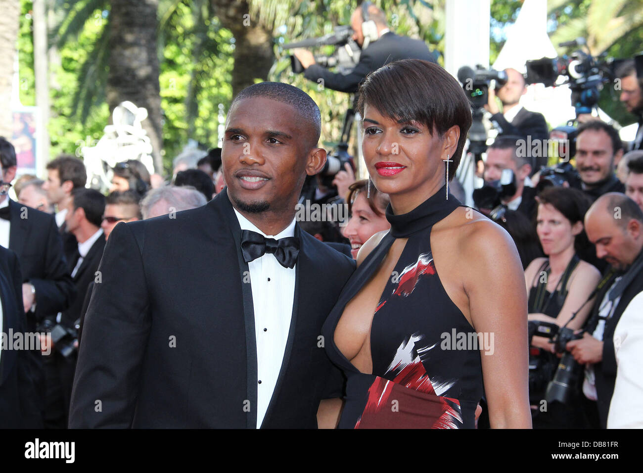 Le joueur de football Samuel ETO'o et sa femme Georgette, 2011 Festival international du film de Cannes - jour 6 - l'arbre de vie - première - départs Cannes, France - 16.05.11  Banque D'Images