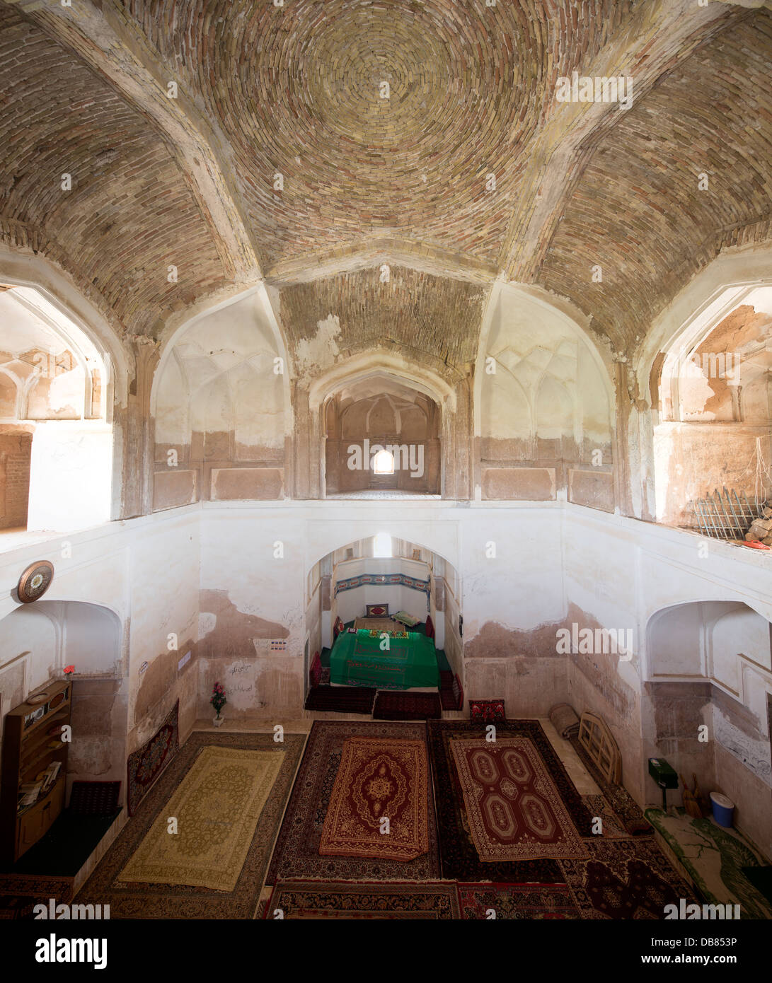 Intérieur du mausolée de Cheikh Qasim-i l'Anvar, Langar, le Khorasan, l'Iran Banque D'Images