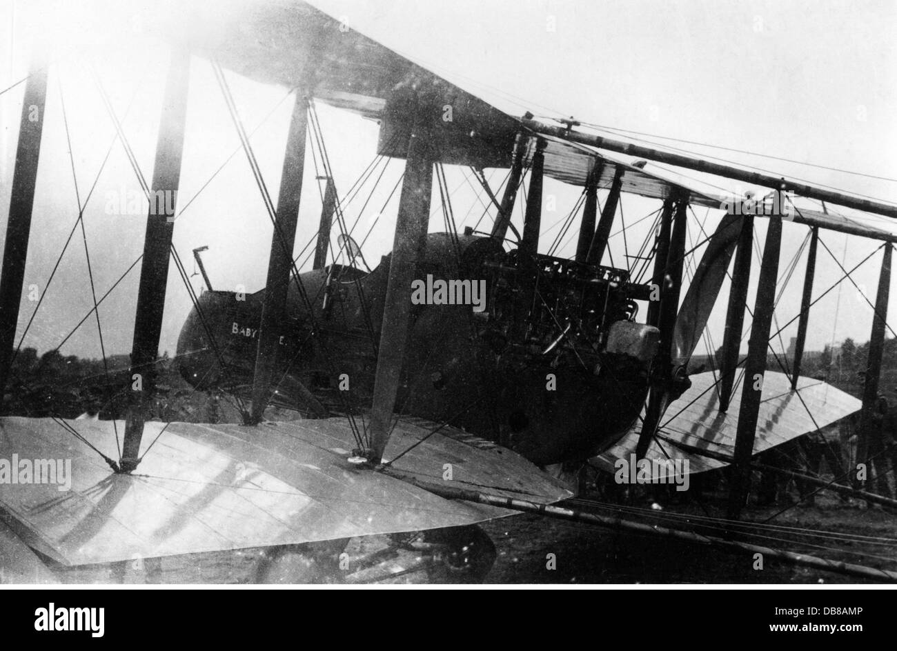 Première Guerre mondiale / première Guerre mondiale, guerre aérienne, avions, Grande-Bretagne, Airco D.H.1, tiré par les troupes allemandes, vers 1916, 20e siècle, 1910, 10s, aviation, avion, bi-avion, biplan, bi-avions, biavions, pousseur, hélices, deux places, deux places, chasseur, combattants, avion, tir, soldats, avions, avions de guerre, avions, avions, avions, avions, avions, avions, avions, avions, avions de combat, avions, avions, avions, avions, avions de combat, avions, avions, avions, avions, avions de combat, avions Unité, unités, tirer vers le bas, prendre vers le bas, prendre vers le bas, historique, historique, personnes, droits supplémentaires-Clearences-non disponible Banque D'Images