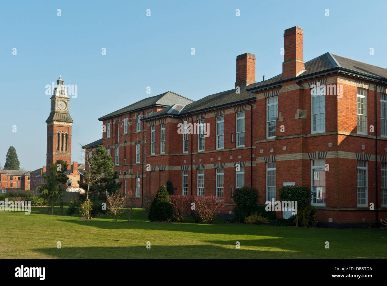 Ce bâtiment abritait à l'origine le Northampton Comté Lunatic Asylum ; a maintenant été convertie en appartements de prestige. Banque D'Images