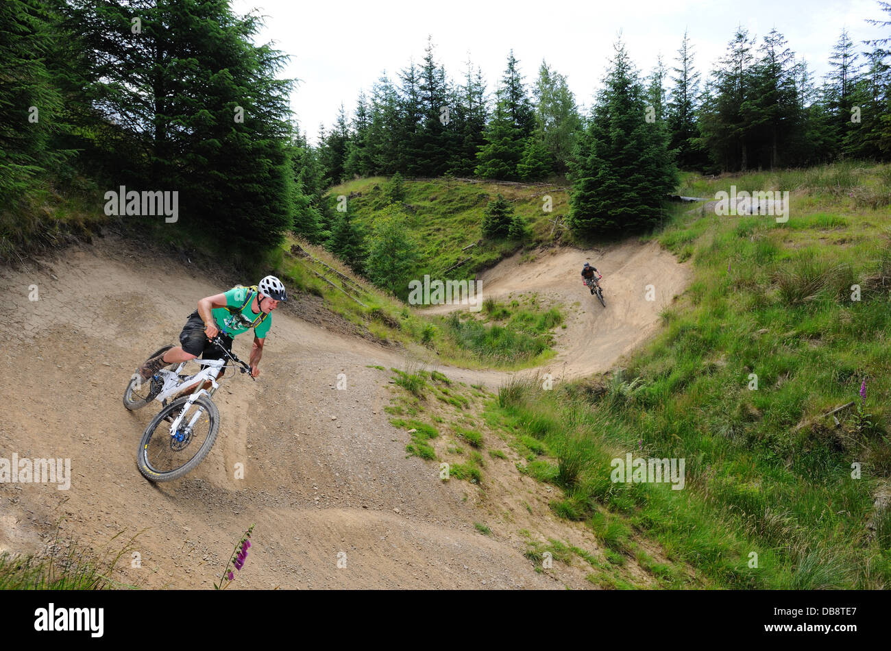 Mountain Bikers on hully gully, The Plough Banque D'Images