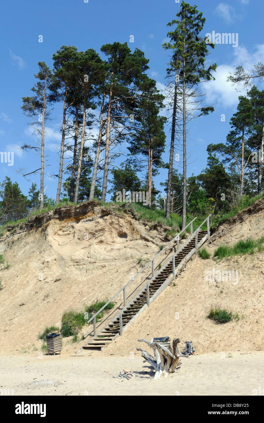 Plage et falaises de la côte, de la Lettonie, de l'Europe Jurkalne Banque D'Images