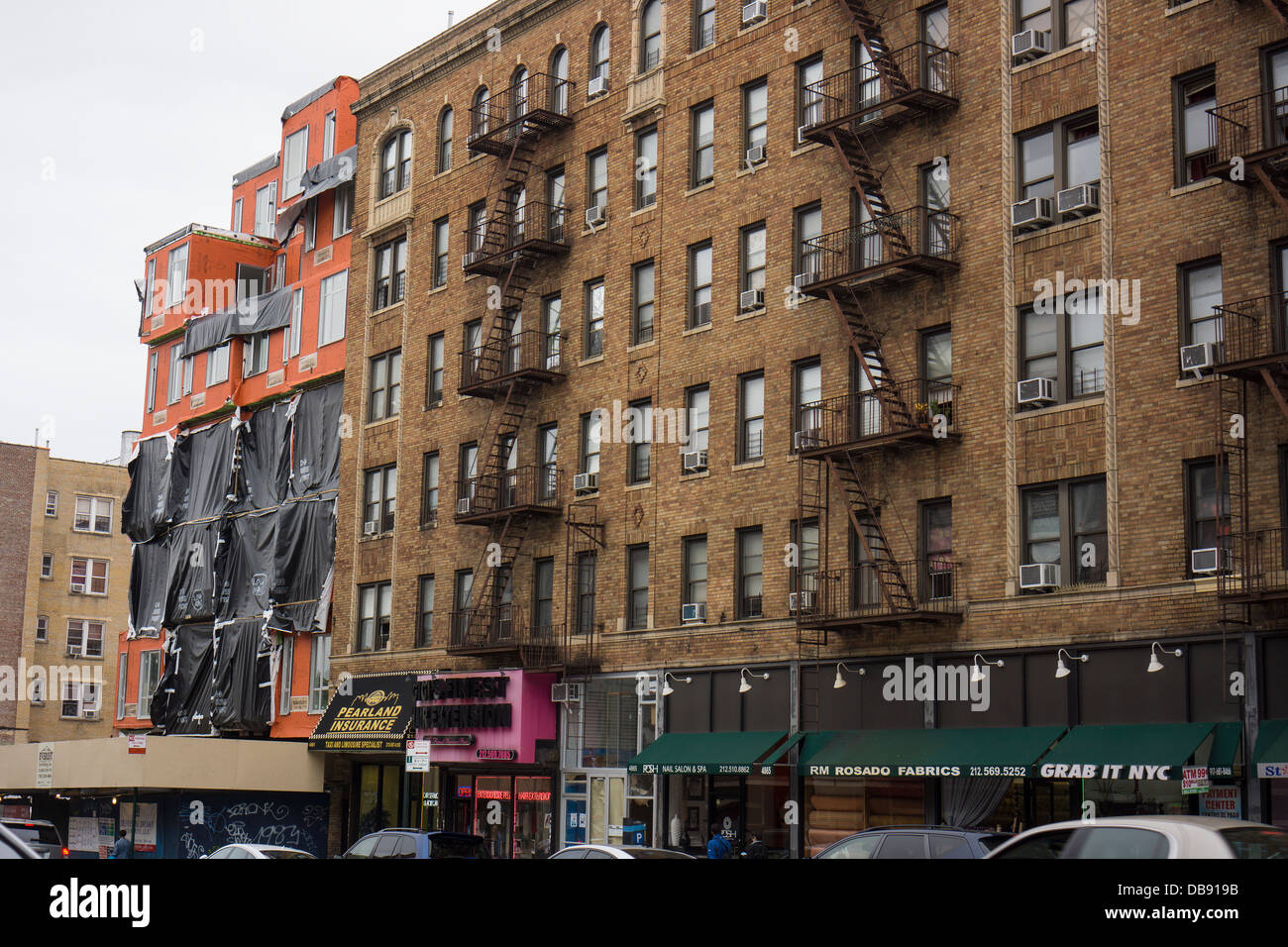 - Immeuble en construction dans le quartier d'Inwood de New York Banque D'Images