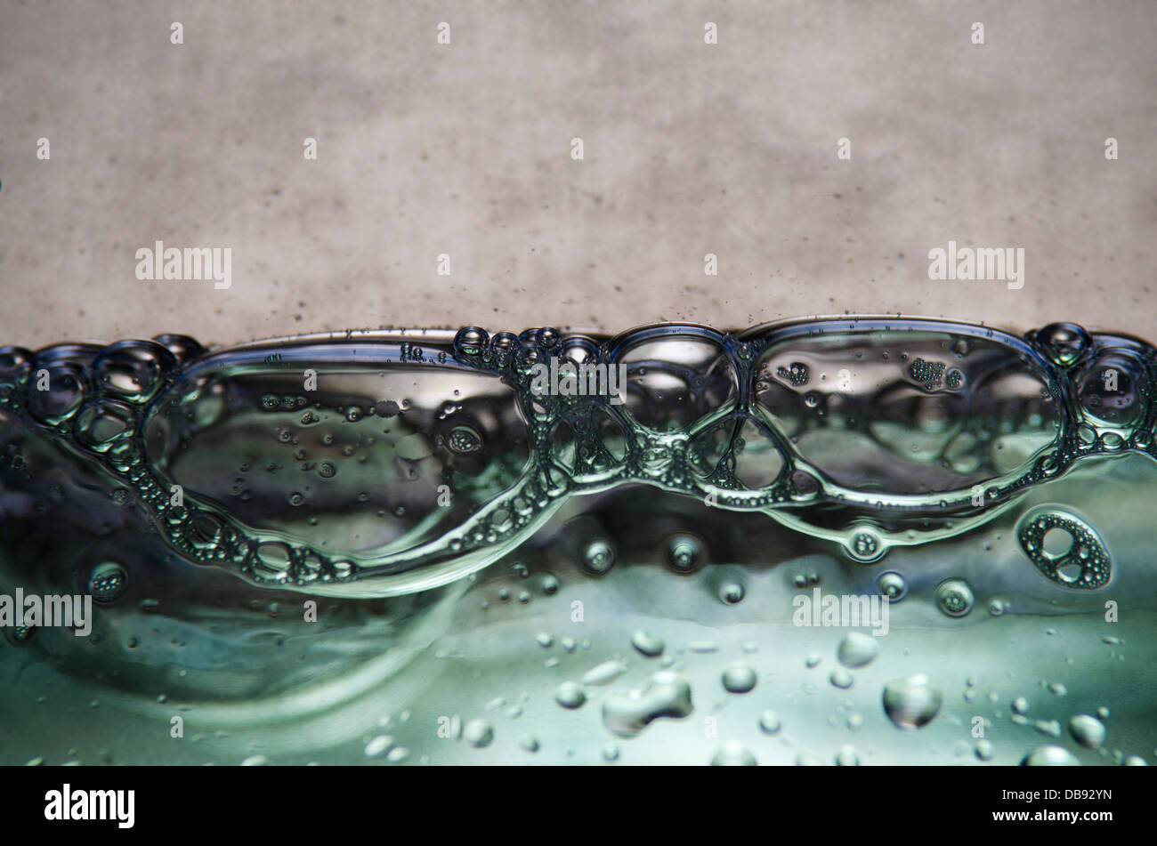 Résumé fond bulles d'eau en vert Banque D'Images