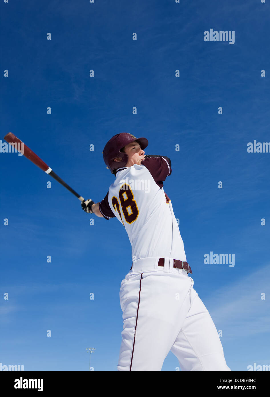 Un joueur de baseball en tenant un swing au cours de l'entraînement de printemps, Banque D'Images