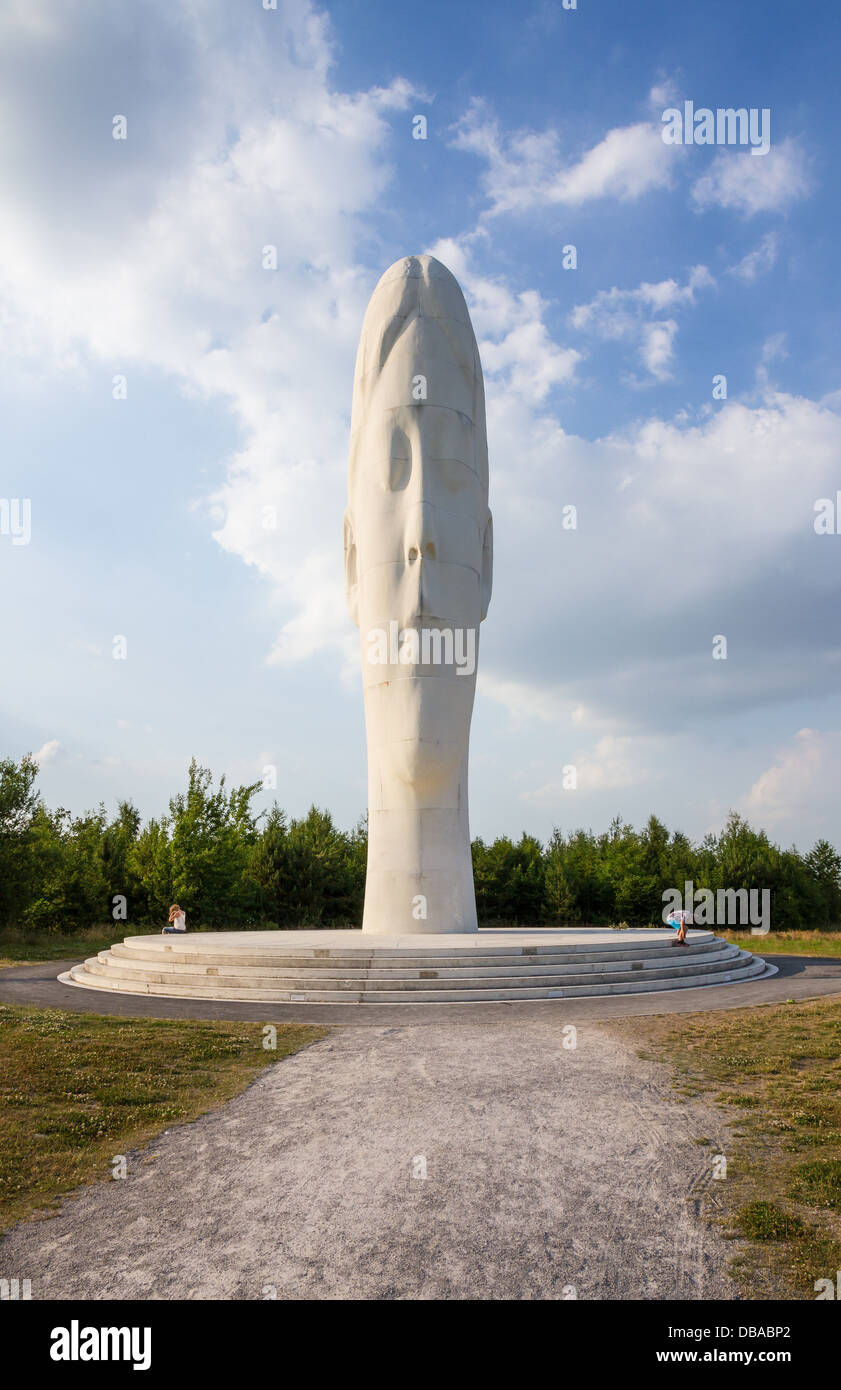 Rêve, une sculpture de 20m de haut en gras Forest Park, Sutton Manor Colliery, St Helens, Merseyside, Angleterre. Banque D'Images Rêve, une sculpture de 20m de haut en gras Forest Park, Sutton Manor Colliery, St Helens, Merseyside, Angleterre. Banque D'Images