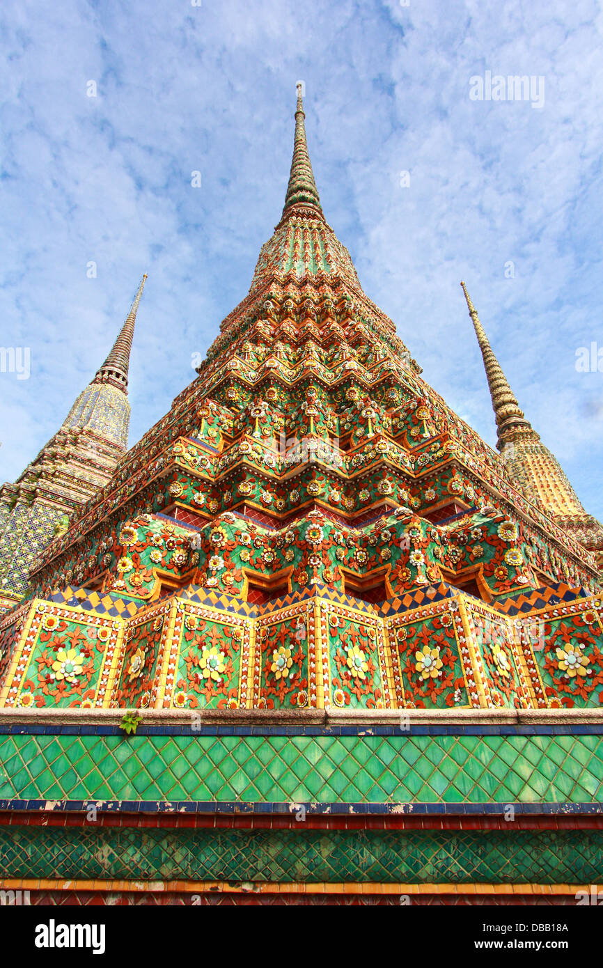 Wat Pho à Bangkok, Thaïlande. 'Wat' signifie temple en thaï. Le temple est l'un des sites touristiques les plus célèbres. Banque D'Images