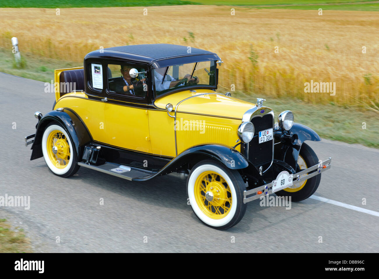 Oldtimer rallye pendant au moins 80 ans voitures anciennes avec un Coupé Ford, construit à l'année 1930 Banque D'Images