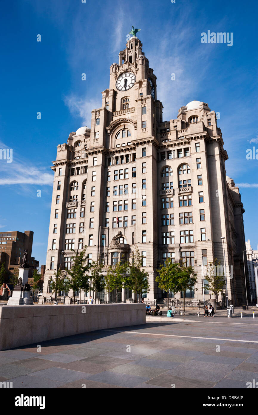 Lumière du soir sur le Royal Liver Building, Pier Head, Liverpool, Royaume-Uni Banque D'Images