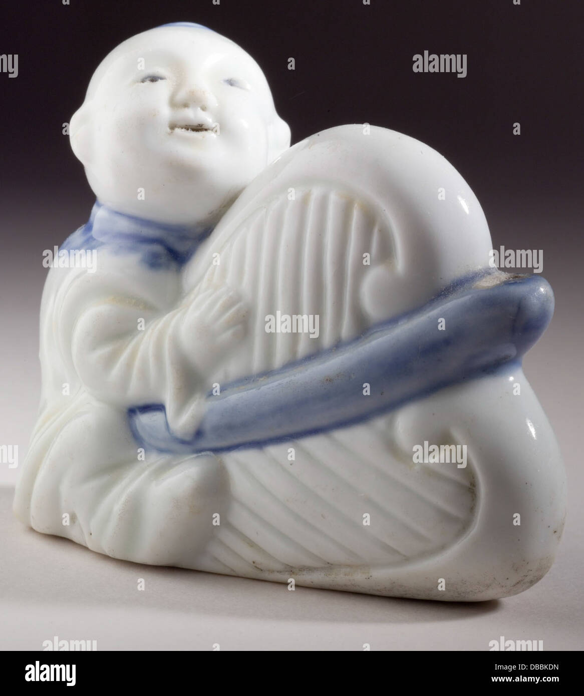 Compte-gouttes d'eau sous la forme d'un enfant chinois avec Hotei's Fan M.2005.79.7 Banque D'Images