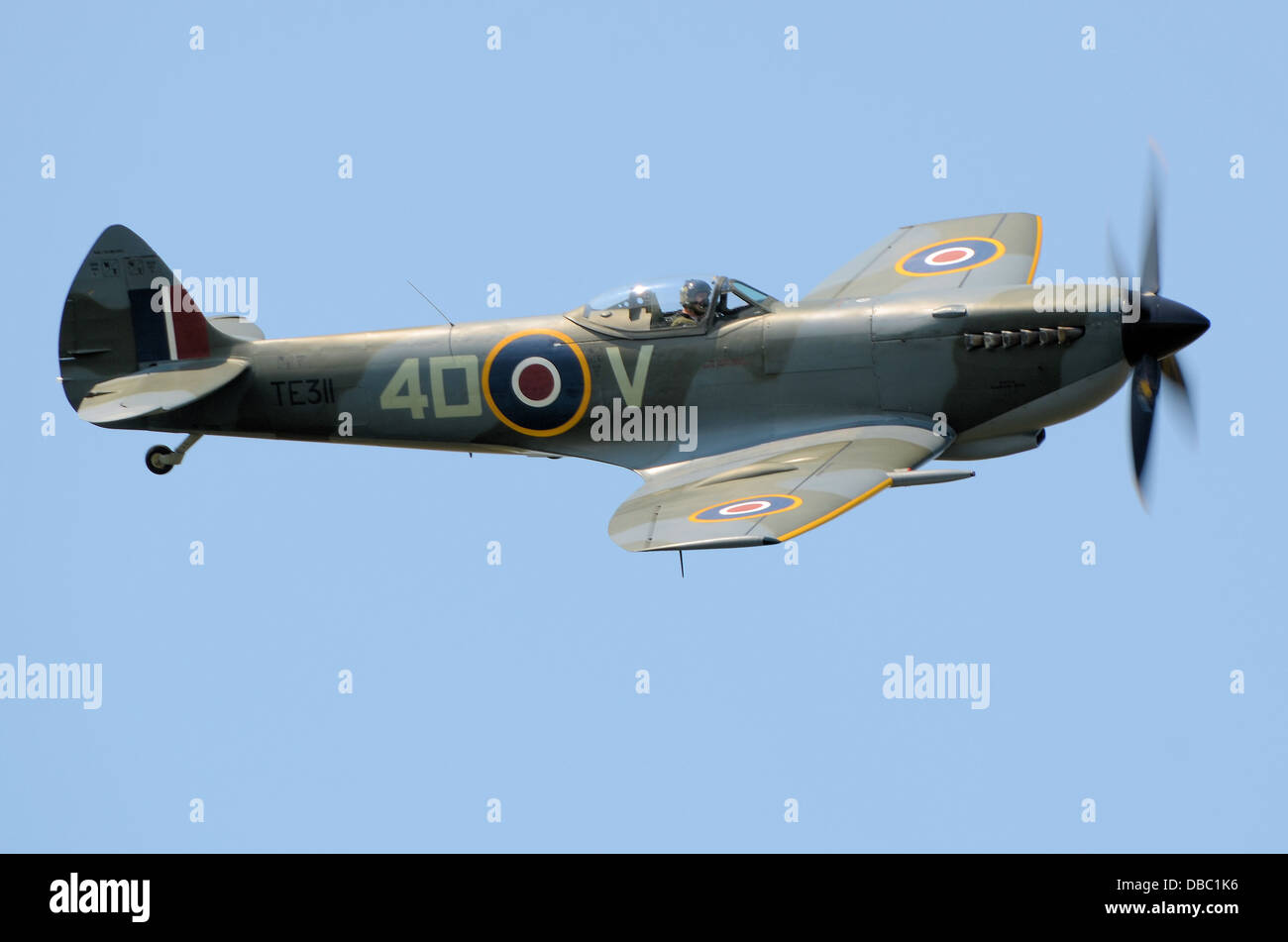 Avion de chasse emblématique de la seconde guerre mondiale le spitfire — free download