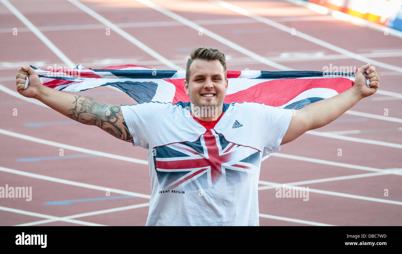 Aled Davies célèbre remportant le lancer du poids pendant le Sainsbury's International Para Défi au Stade Olympique, à Londres le 28 juillet 2013, UK Banque D'Images