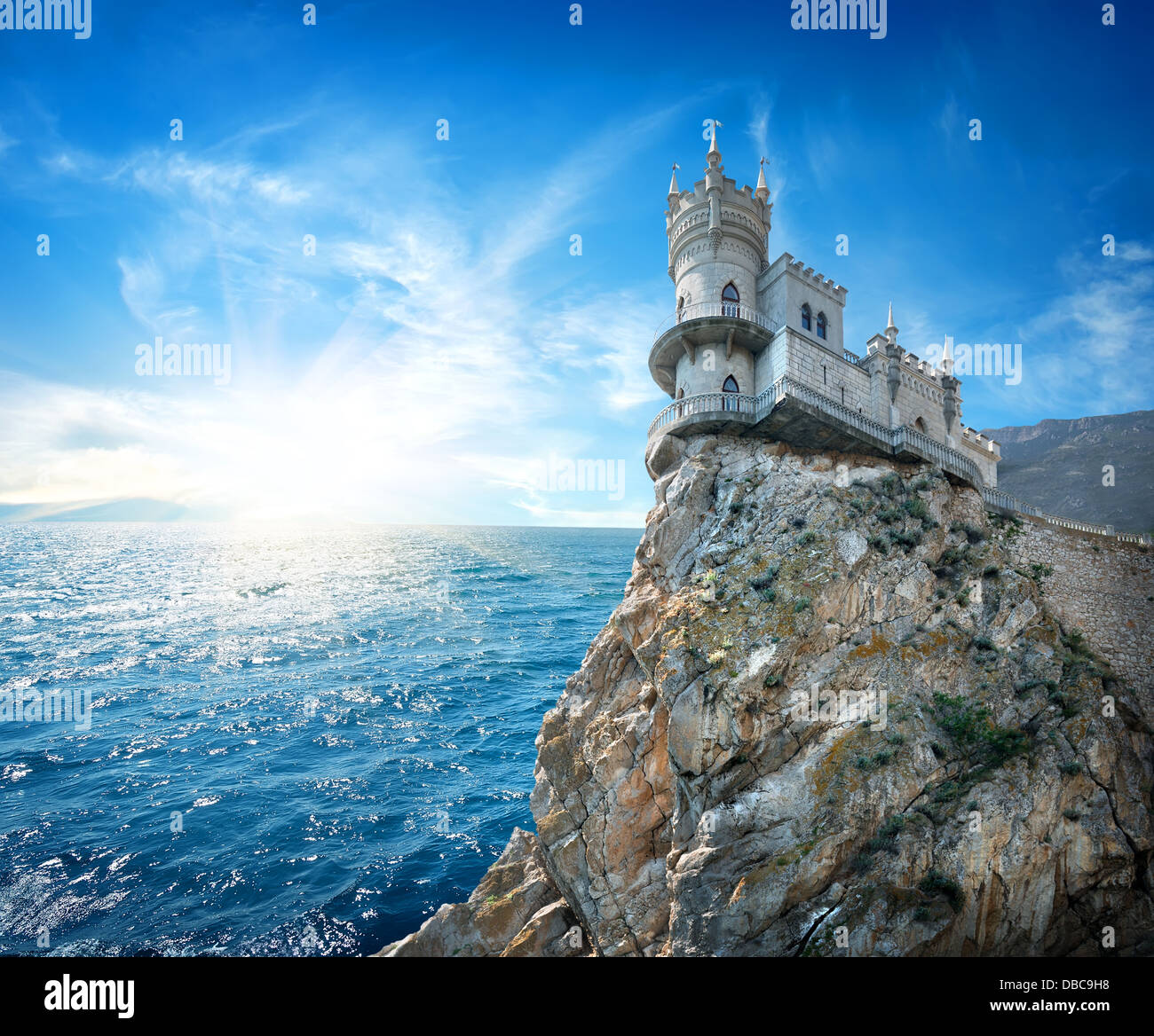 Avaler le nid du château sur le rocher dans la mer Noire Banque D'Images