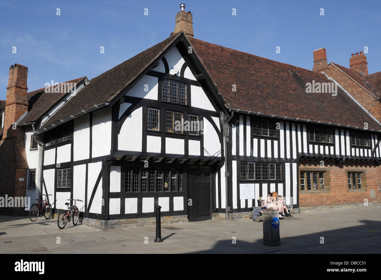 La bibliothèque historique Stratford upon Avon Angleterre Grade II 2 bâtiment classé. Ville anglaise Banque D'Images