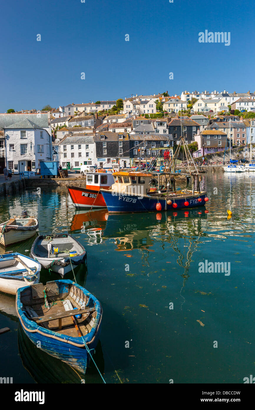 Bateaux de pêche au port, Mevagissey, Cornwall, Angleterre, Royaume-Uni Banque D'Images