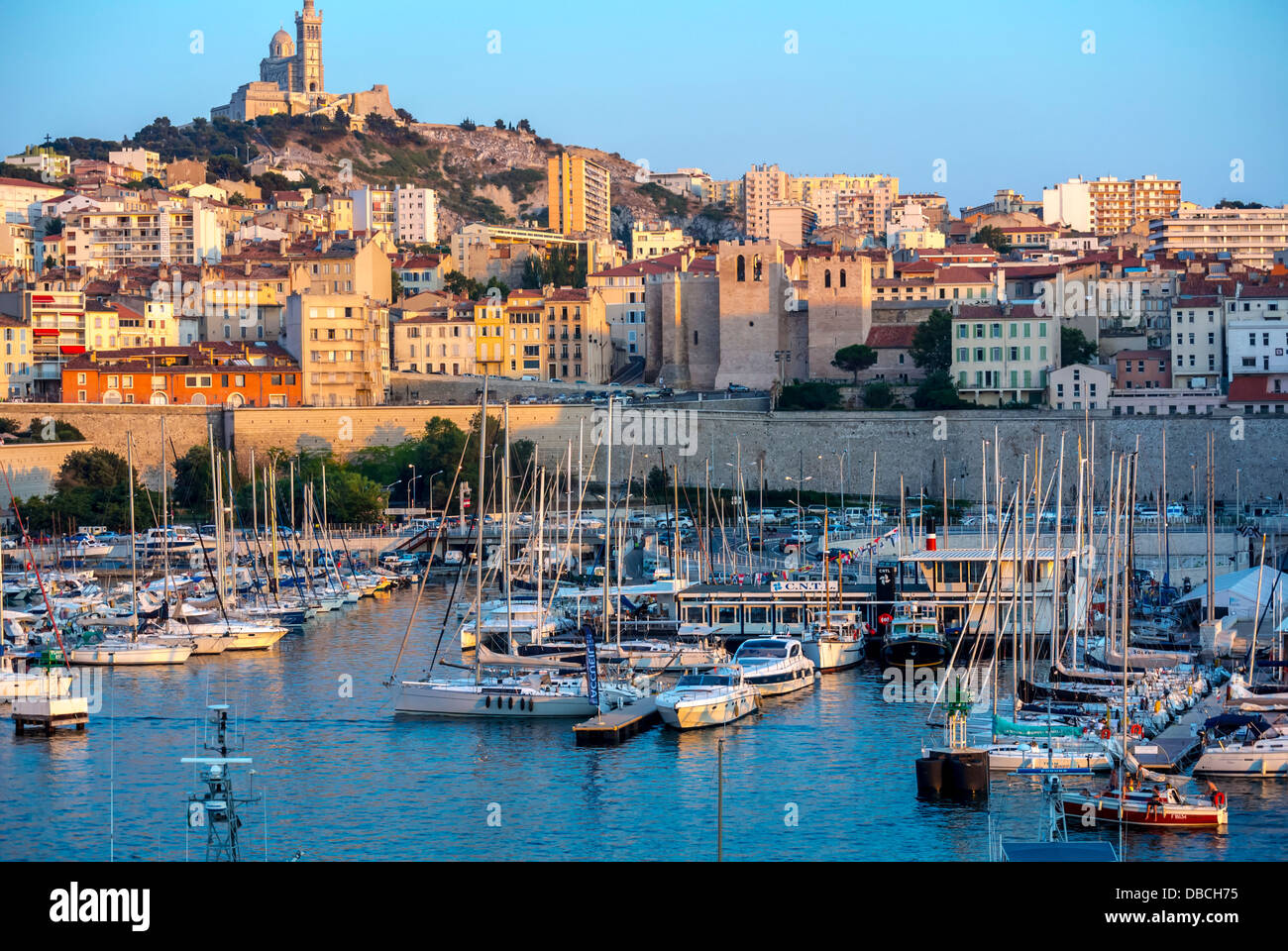 Marseille, France, paysages romantiques du vieux quartier du Port, au