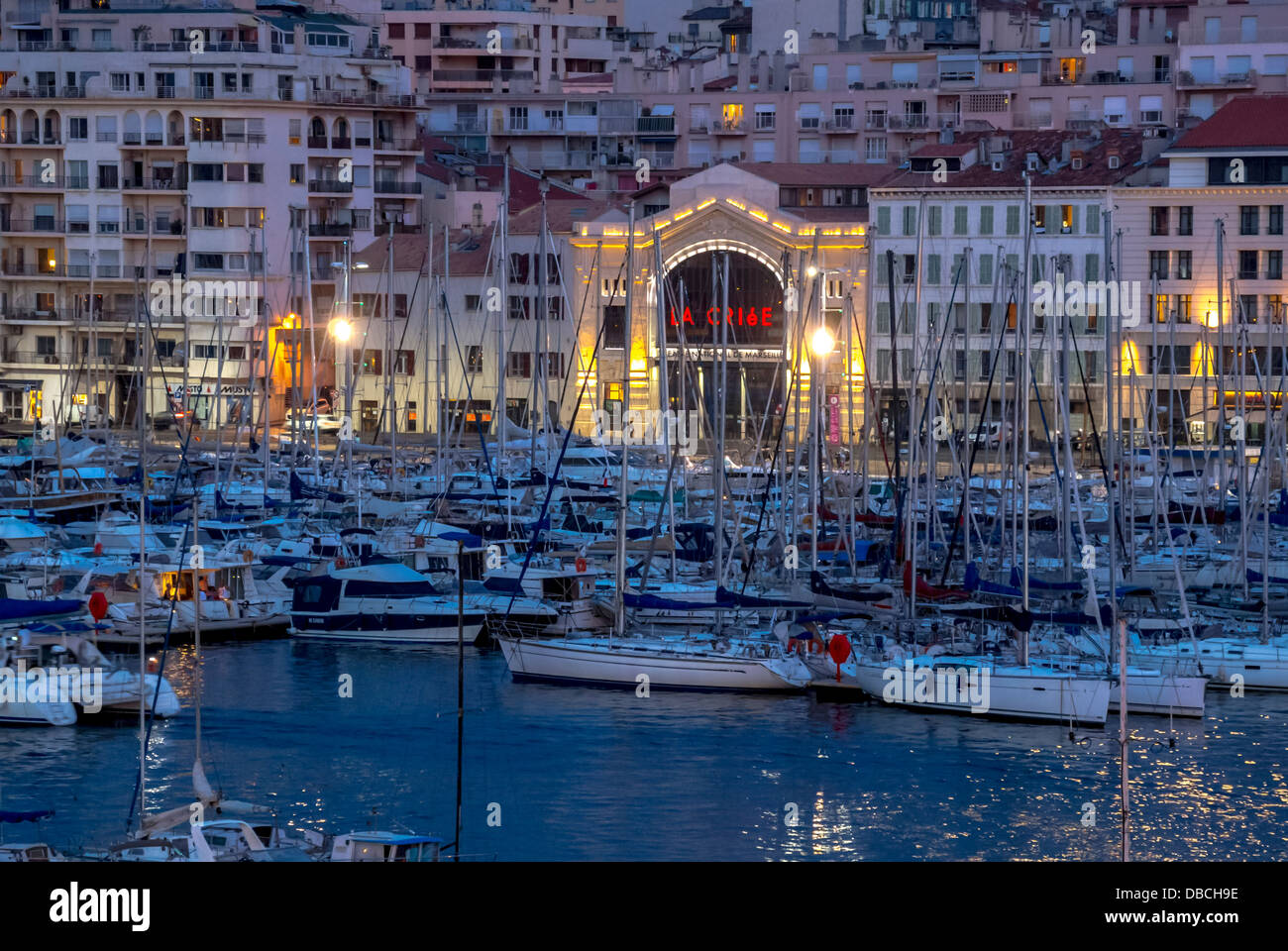 Marseille France, nuit romantique des villes du Vieux Port, Port, région, à Dusk, Vieux Port, Paysages, bâtiments de la ville Banque D'Images