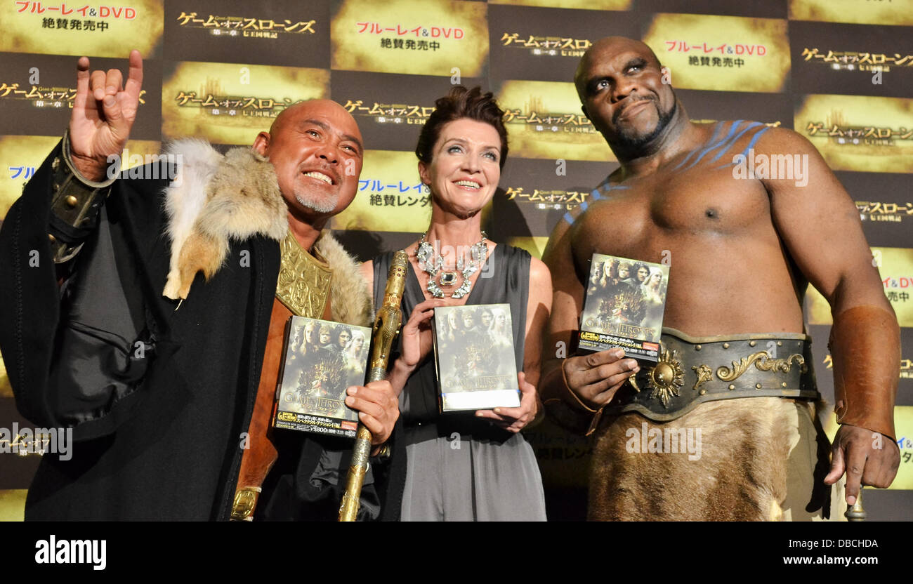 Keiji Muto, Michelle Fairley, Bob Sapp, Mai 25, 2013 : Tokyo, Japon : (L-R)catcheur japonais Keiji Mutoh, l'actrice Michelle Fairley et artiste martial mixte Bob Sapp assister à un stade d'accueil pour les dramatiques de télévision 'Game of Thrones' à Tokyo, Japon, le 25 juillet 2013. Banque D'Images