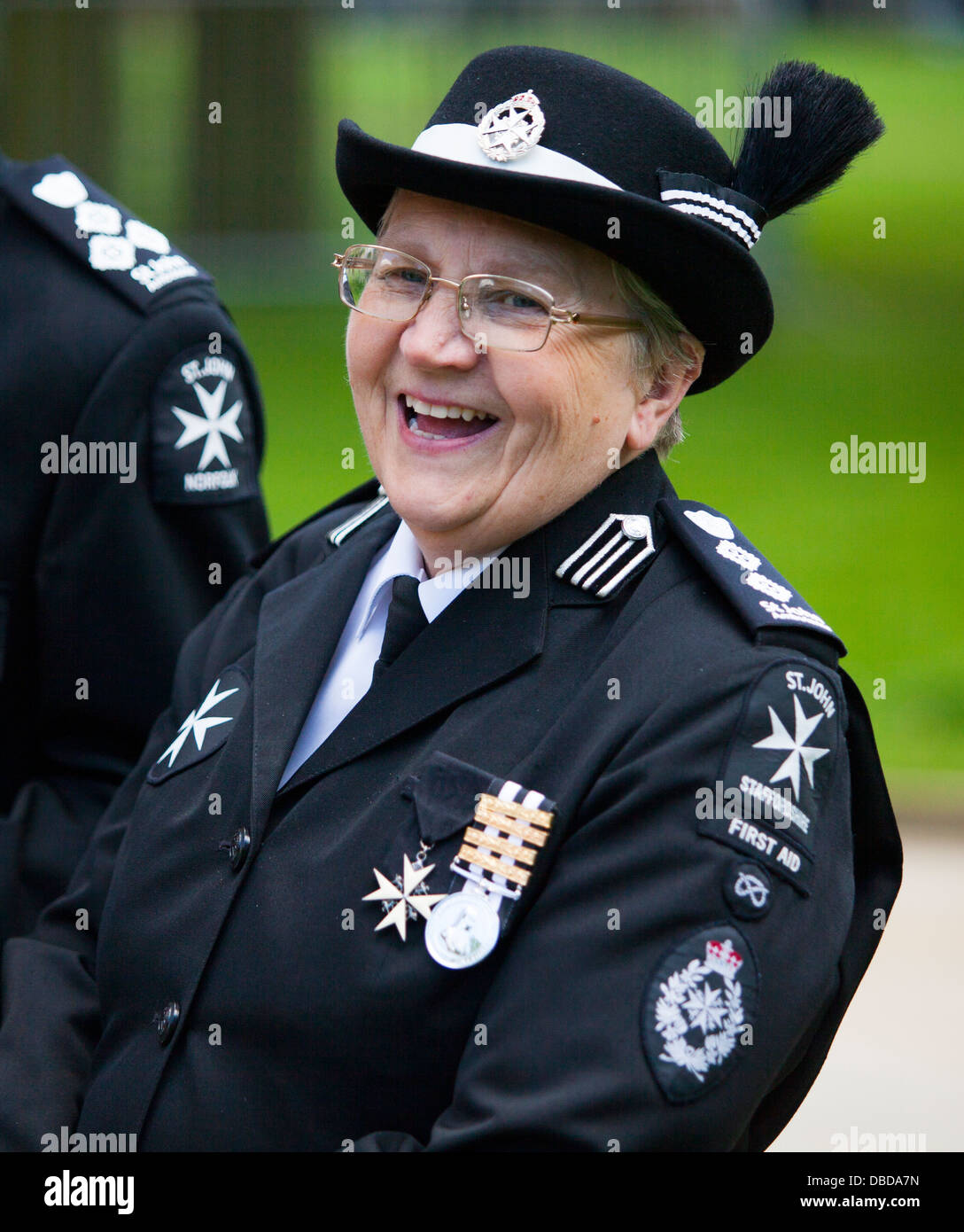 A St John Ambulance bénévole à Birmingham, UK. Banque D'Images