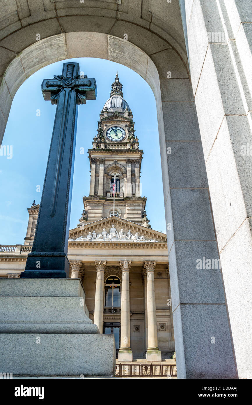 Hôtel de Ville de Bolton et Cenotaph Banque D'Images