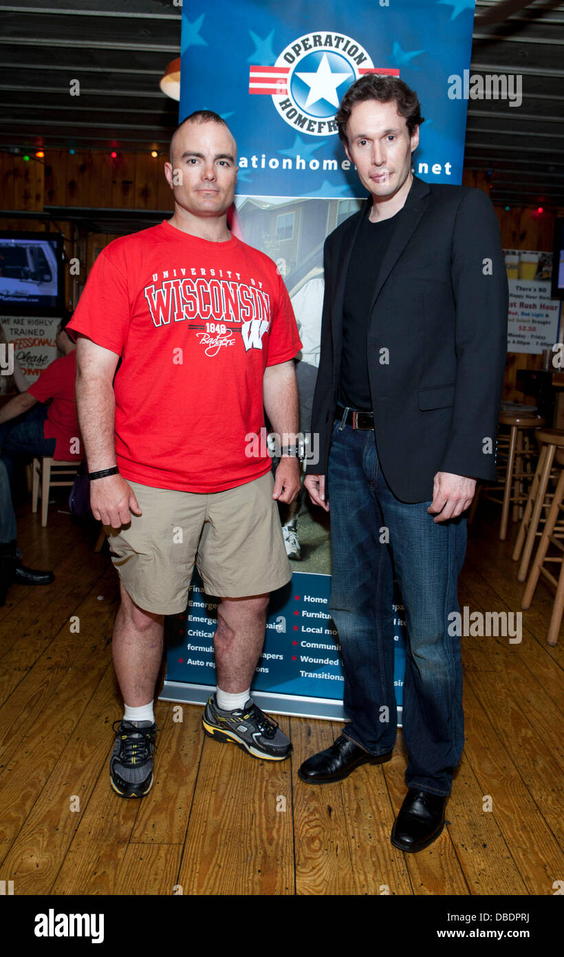 Première Classe Eischwith Sargent Brian et Chris Opération Kerson Homefront a tenu au Hooters Nyc New York City, USA - 27.05.11 Banque D'Images