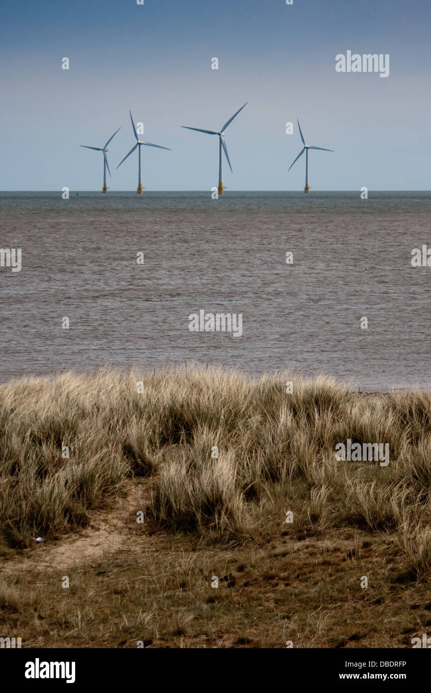 Les éoliennes de Great Yarmouth ville balnéaire. Fournir de l'énergie durable. Banque D'Images