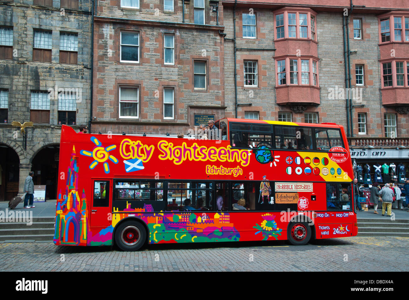 Hop on hop off bus visite guidée de la vieille ville Royal Mile Edinburgh Ecosse Grande-Bretagne Angleterre Europe Banque D'Images