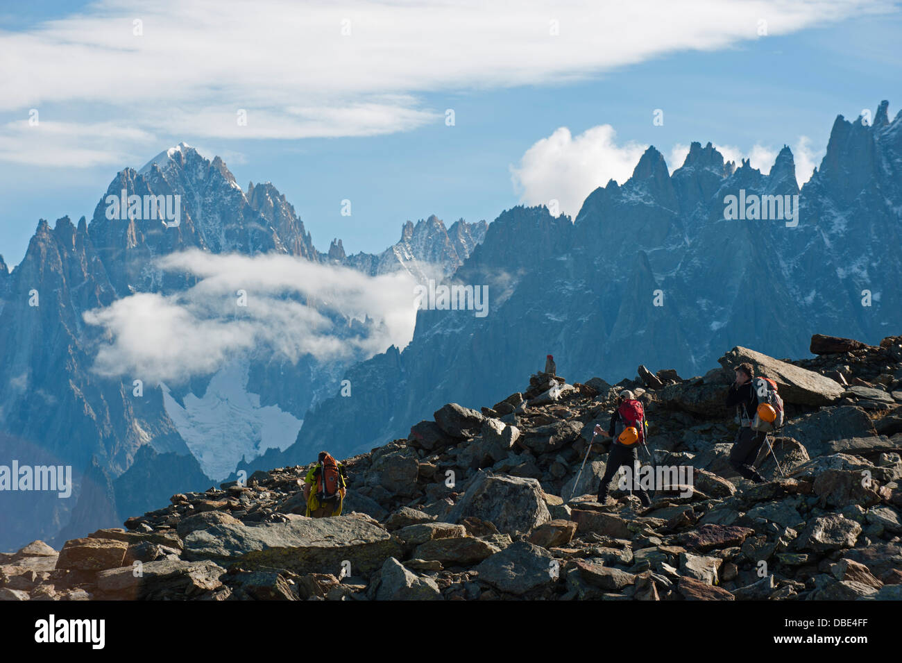 Randonneurs sur le Mont Blanc à l'encontre de montagne, Chamonix, France, Europe Banque D'Images