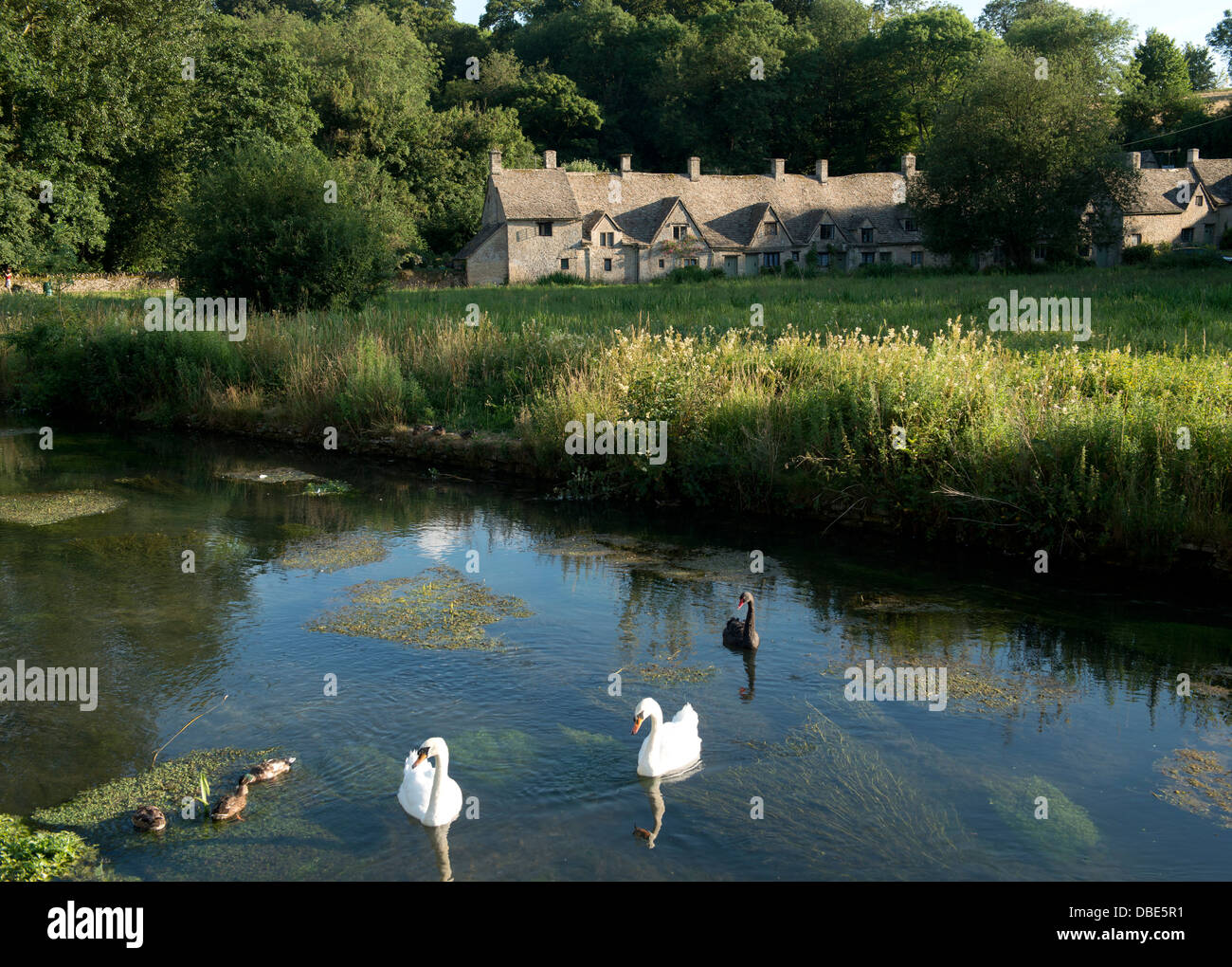 Le Bibury village de Cotswold classique au centre du Royaume-Uni Banque D'Images