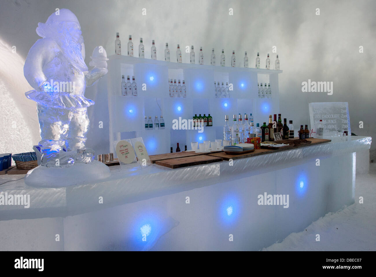 Bar de Glace à Santa Claus Village, Rovaniemi, Laponie, Finlande. Banque D'Images