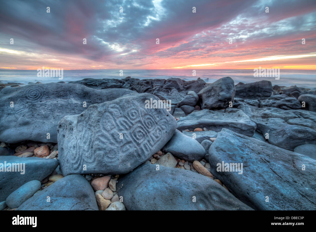 Crépuscule du Pacifique à Las Palmas Labradas site archéologique précolombien en Sinaloa, Mexique. Banque D'Images