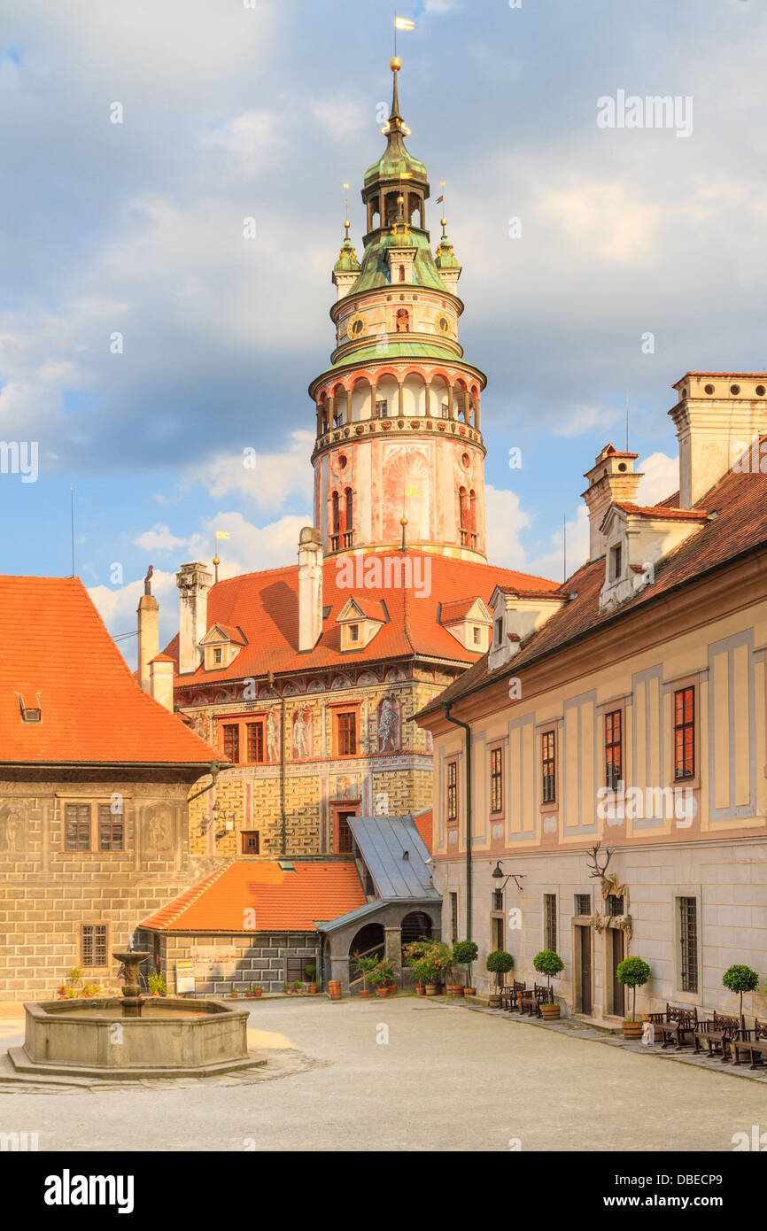 Cesky Krumlov / Krumau, vue sur la Tour du château, site classé au Patrimoine Mondial de l'UNESCO Banque D'Images