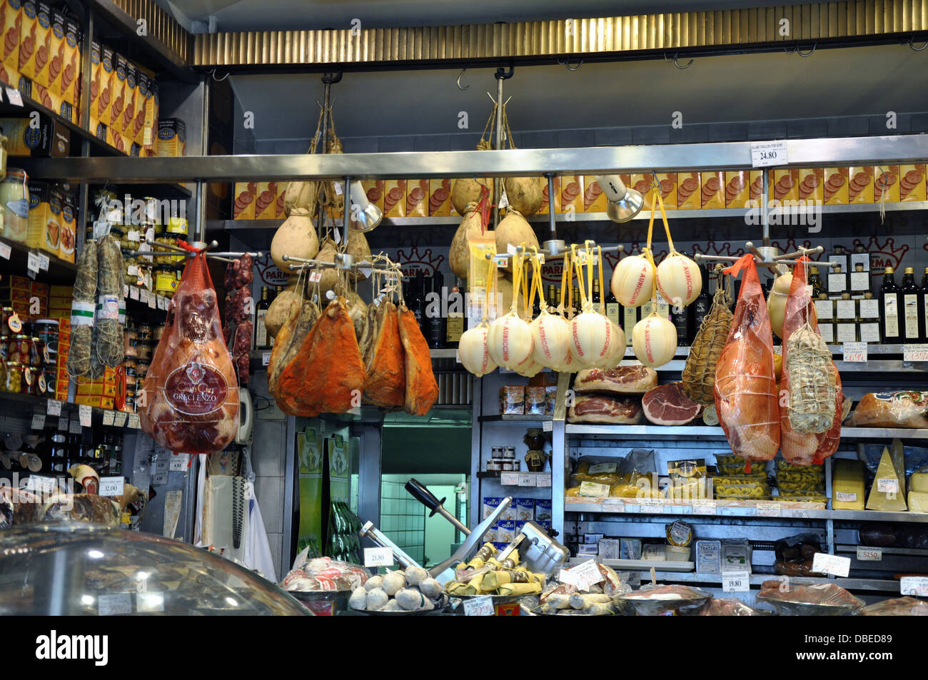 Boutique avec une cuisine typiquement italienne à Rome. Banque D'Images