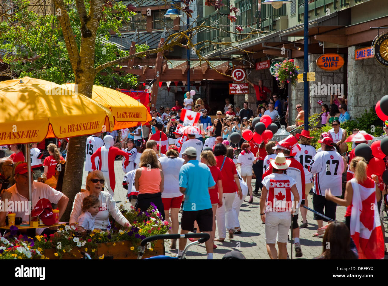 Canada Day parade dans les rues du village de Whistler (Colombie-Britannique), Banque D'Images