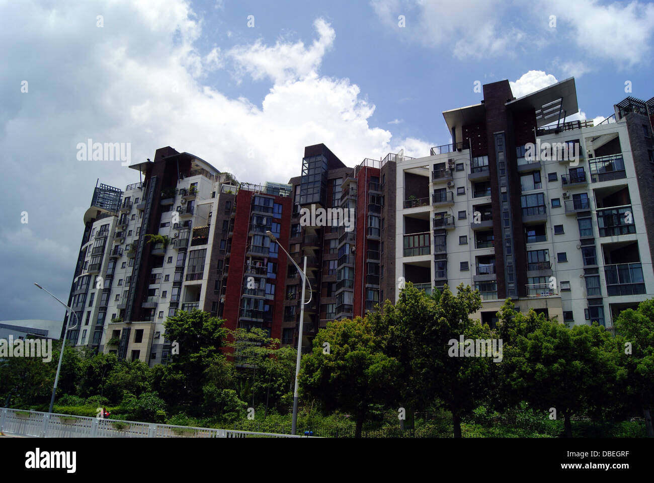 Shenzhen, Chine : Bâtiment de ville Banque D'Images Shenzhen, Chine : Bâtiment de ville Banque D'Images