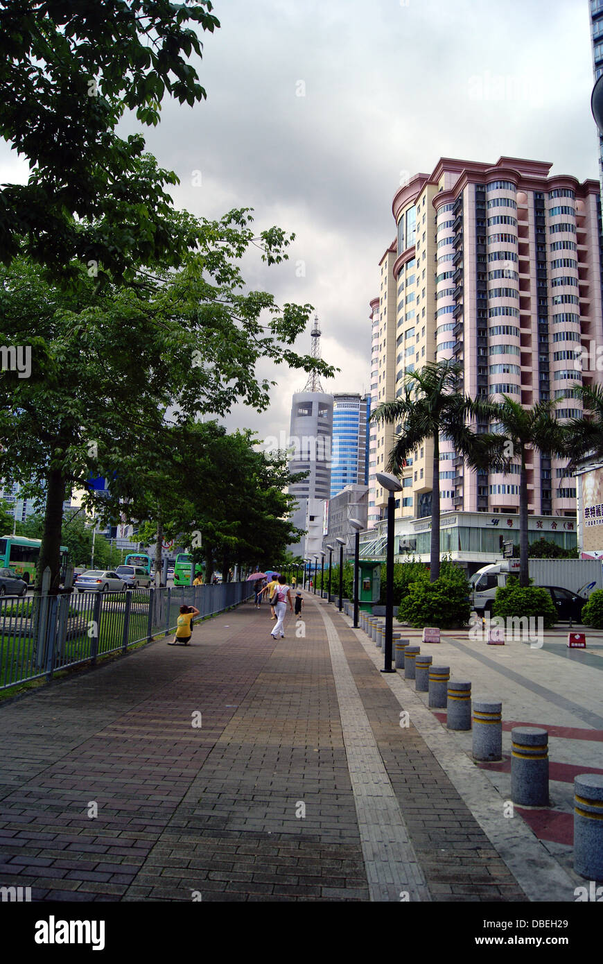 Shenzhen, Chine : Bâtiment de ville Banque D'Images Shenzhen, Chine : Bâtiment de ville Banque D'Images