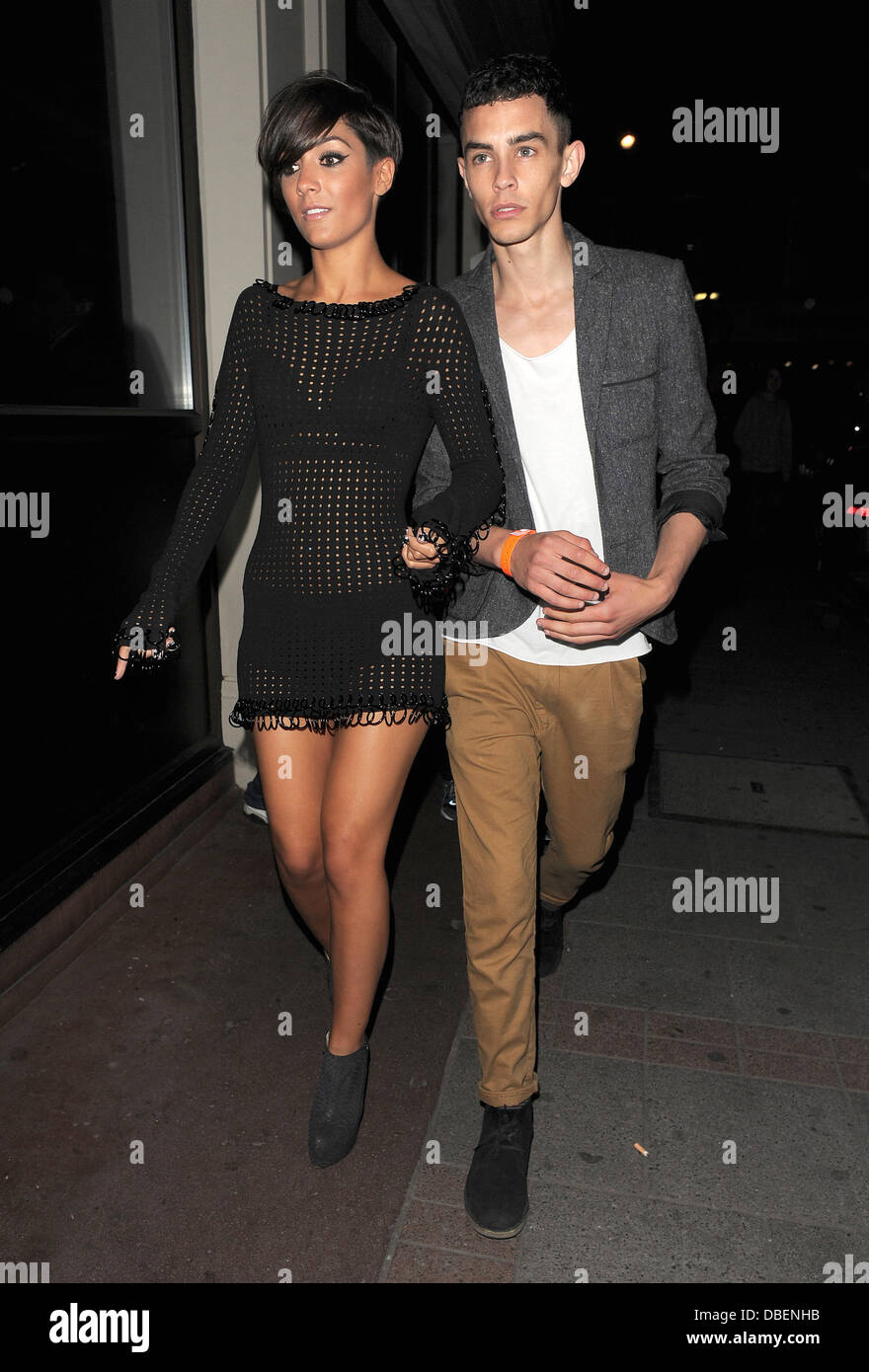 Frankie Sandford du groupe de filles le samedi quitte son hôtel et chefs avec vos amis à se joindre à d'autres membre de la bande, Mollie King's anniversaire à proximité London, England - 04.06.11 Banque D'Images