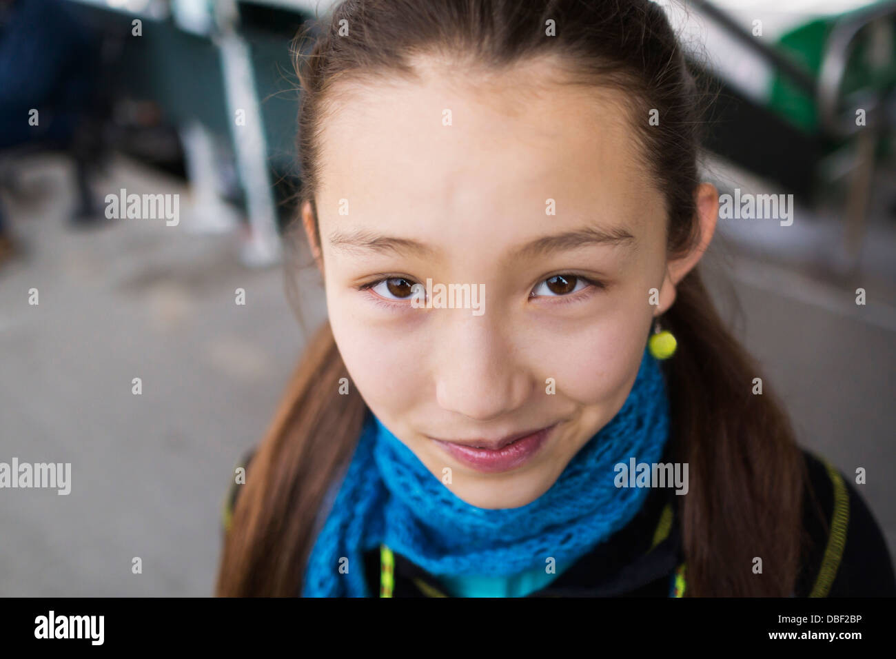 Mixed Race girl smiling Banque D'Images