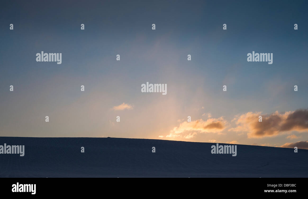 Horizon sipmle avant le lever du soleil dans un matin d'hiver Banque D'Images